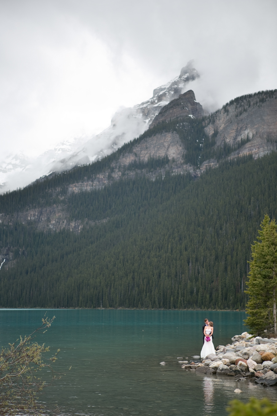 Allie & Jeff -married {Lake louise wedding photographer}