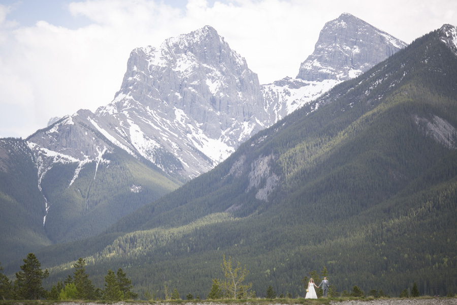 Lisa & Erik -married! {Canmore Wedding Photographer}