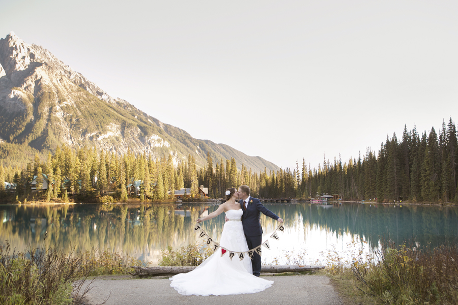 Felicity & james -married! {Emerald Lake Lodge wedding photographer}